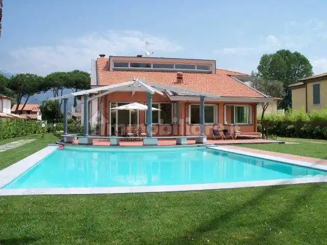 Villa in affitto a Forte dei Marmi