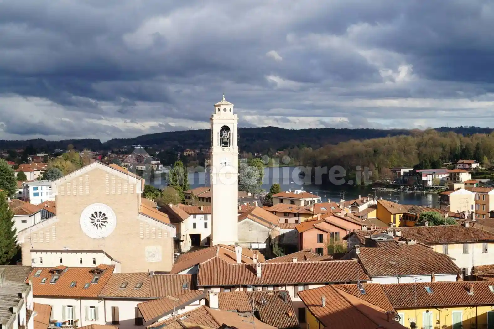 Appartamento in affitto a Sesto Calende