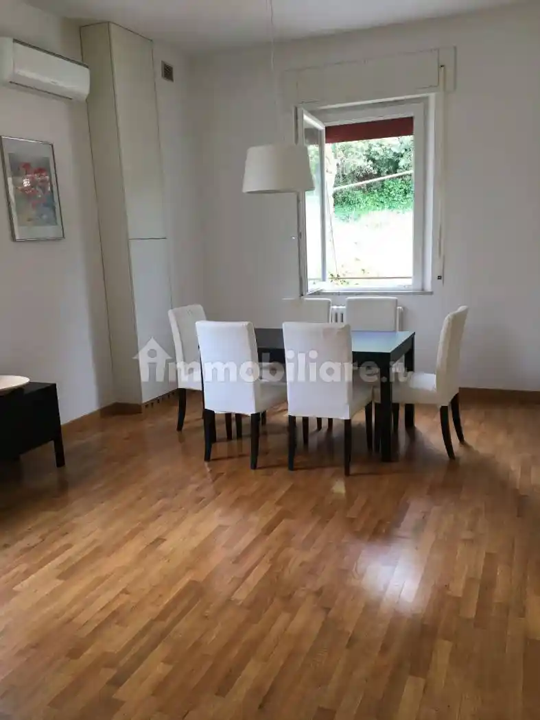 Appartamento in affitto a Ancona