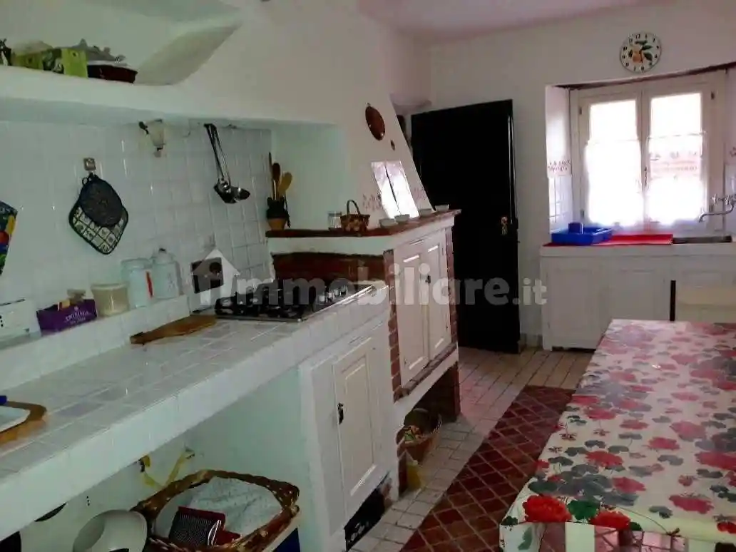 Appartamento in vendita a Vezzano Ligure