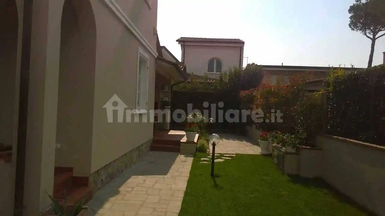 Villa in affitto a Forte dei Marmi