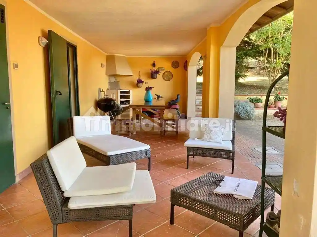 Villa in vendita a Gazzola