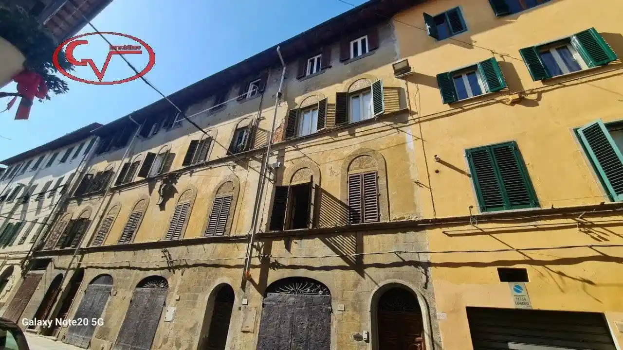Palazzo - Edificio in vendita a Montevarchi