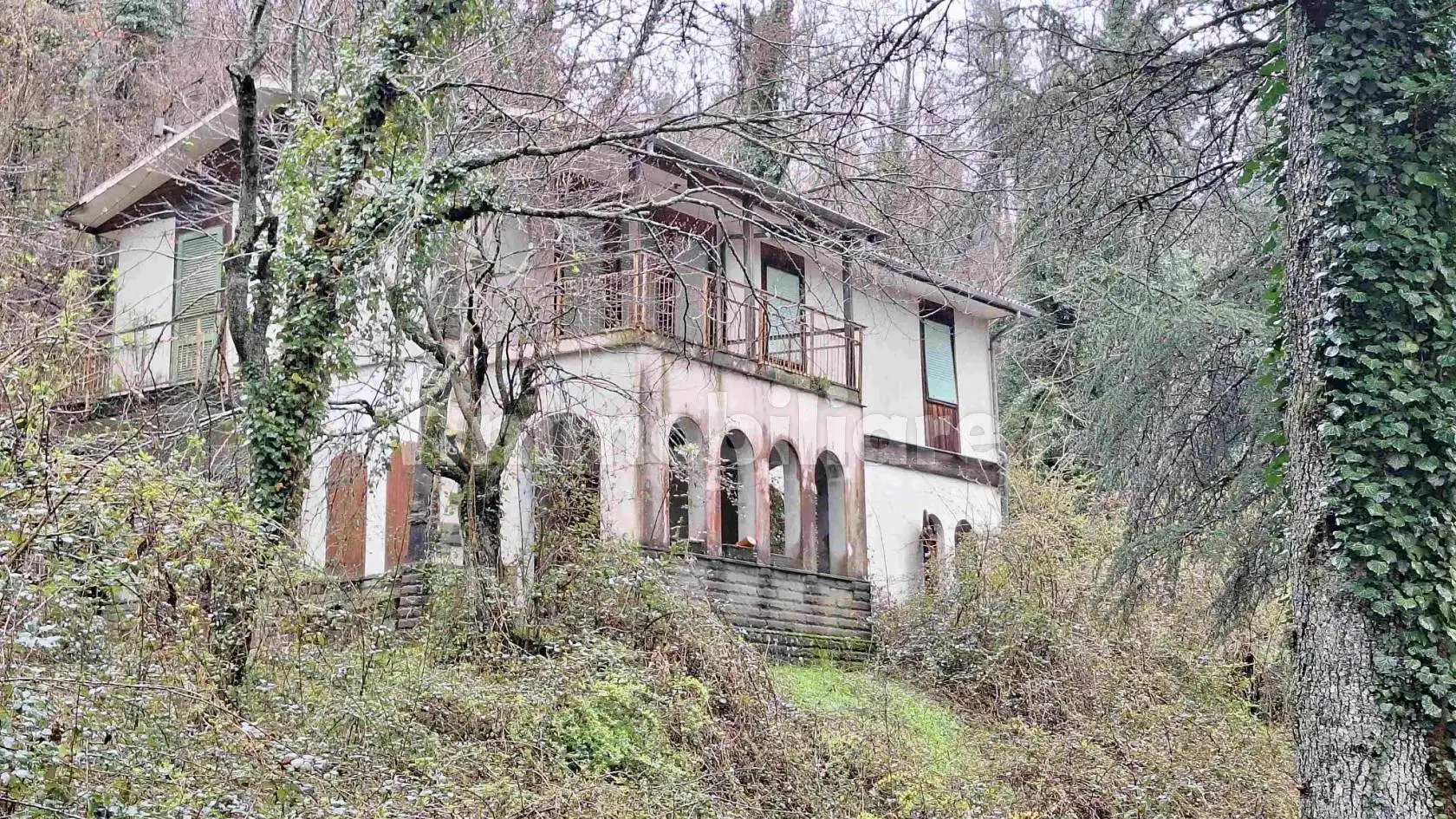 Villa in vendita a Rovegno