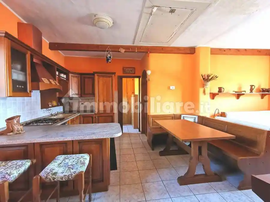 Trilocale via Santuario di Oropa, Favaro, Biella - foto 3