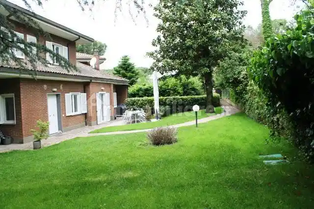 Villa bifamiliare largo dell'Olgiata, Olgiata, Roma - foto 4