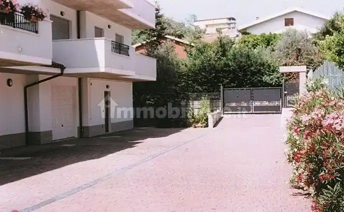 Quadrilocale via di Sotto 100, Colli Innamorati - Madonna, Pescara - foto 2