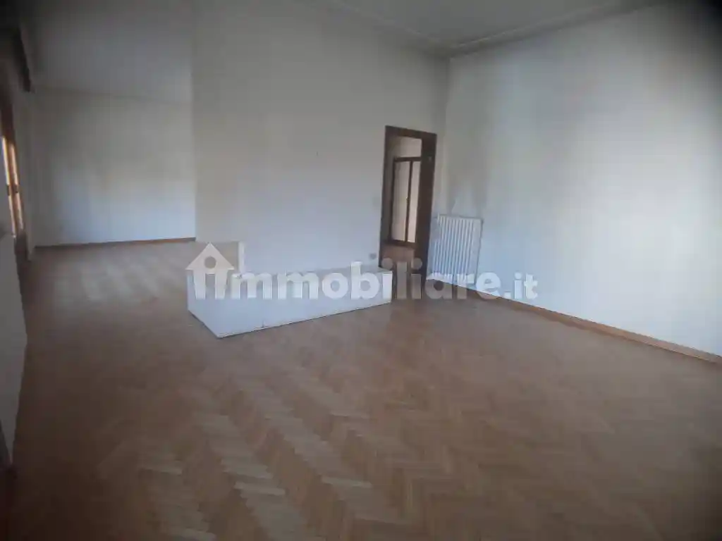 Appartamento buono stato, primo piano, Castellina, Prato - foto 2