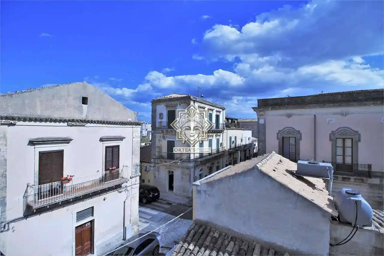 Palazzo - Edificio in vendita a Noto