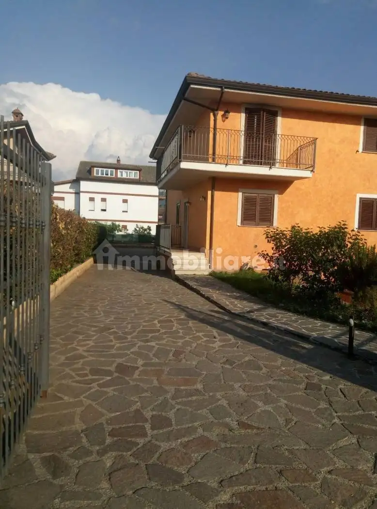 Casa indipendente in vendita a Oricola