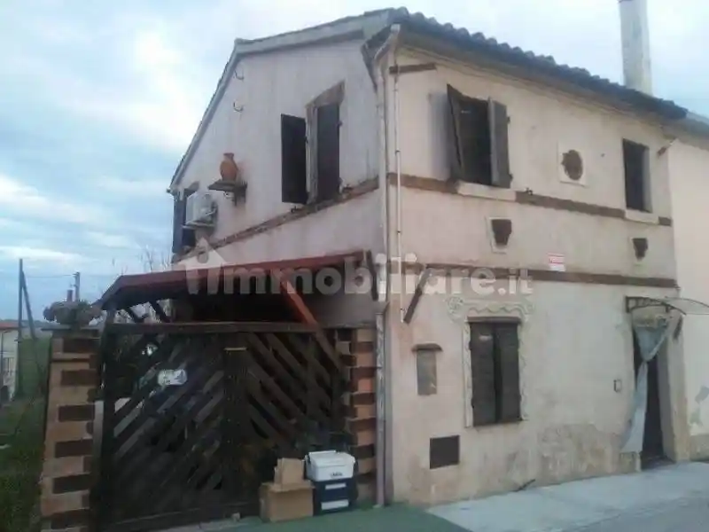 Rustico - Casale in vendita a Belvedere Ostrense