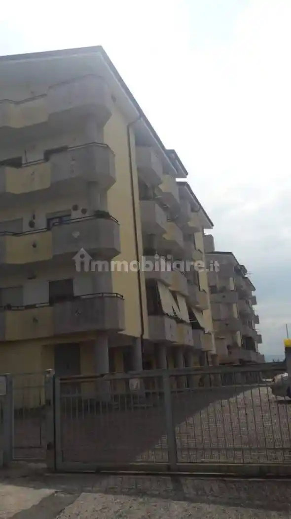 Quadrilocale via carlo alberto dalla chiesa, Rose - foto 2