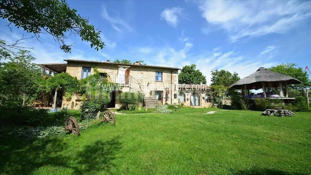 Rustico - Casale in vendita a Trequanda