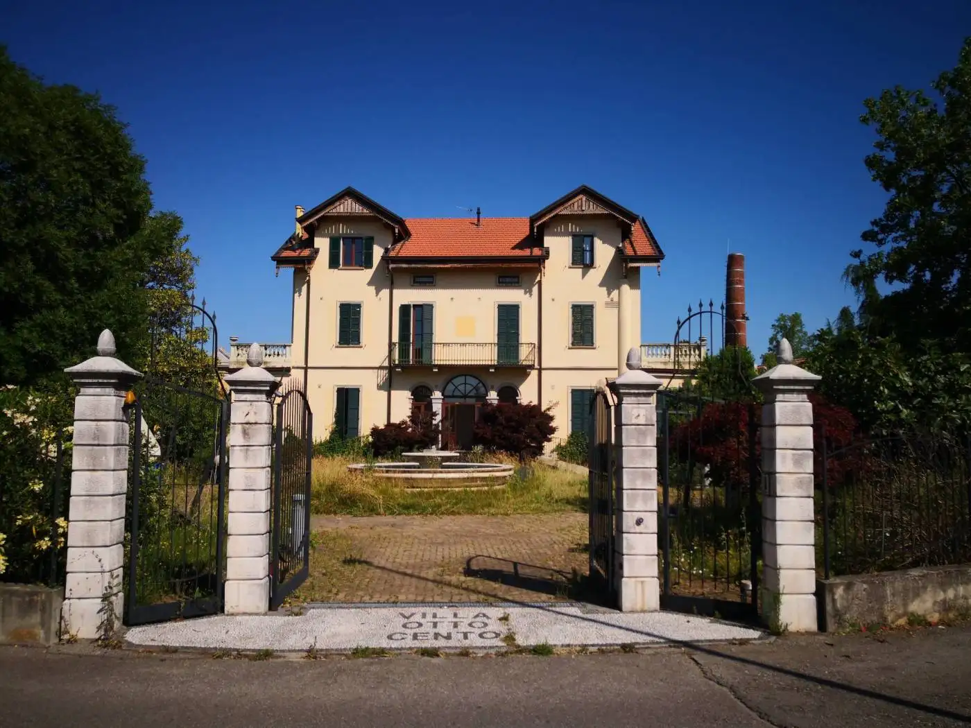 Palazzo - Edificio in vendita a Merate