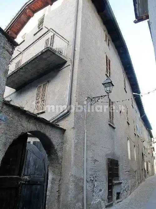 Palazzo - Edificio in vendita a Grosio