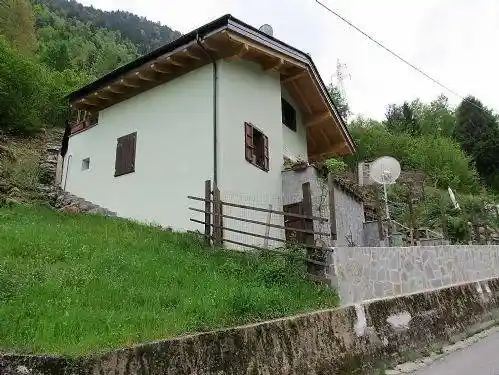 Casa indipendente in vendita a Piateda