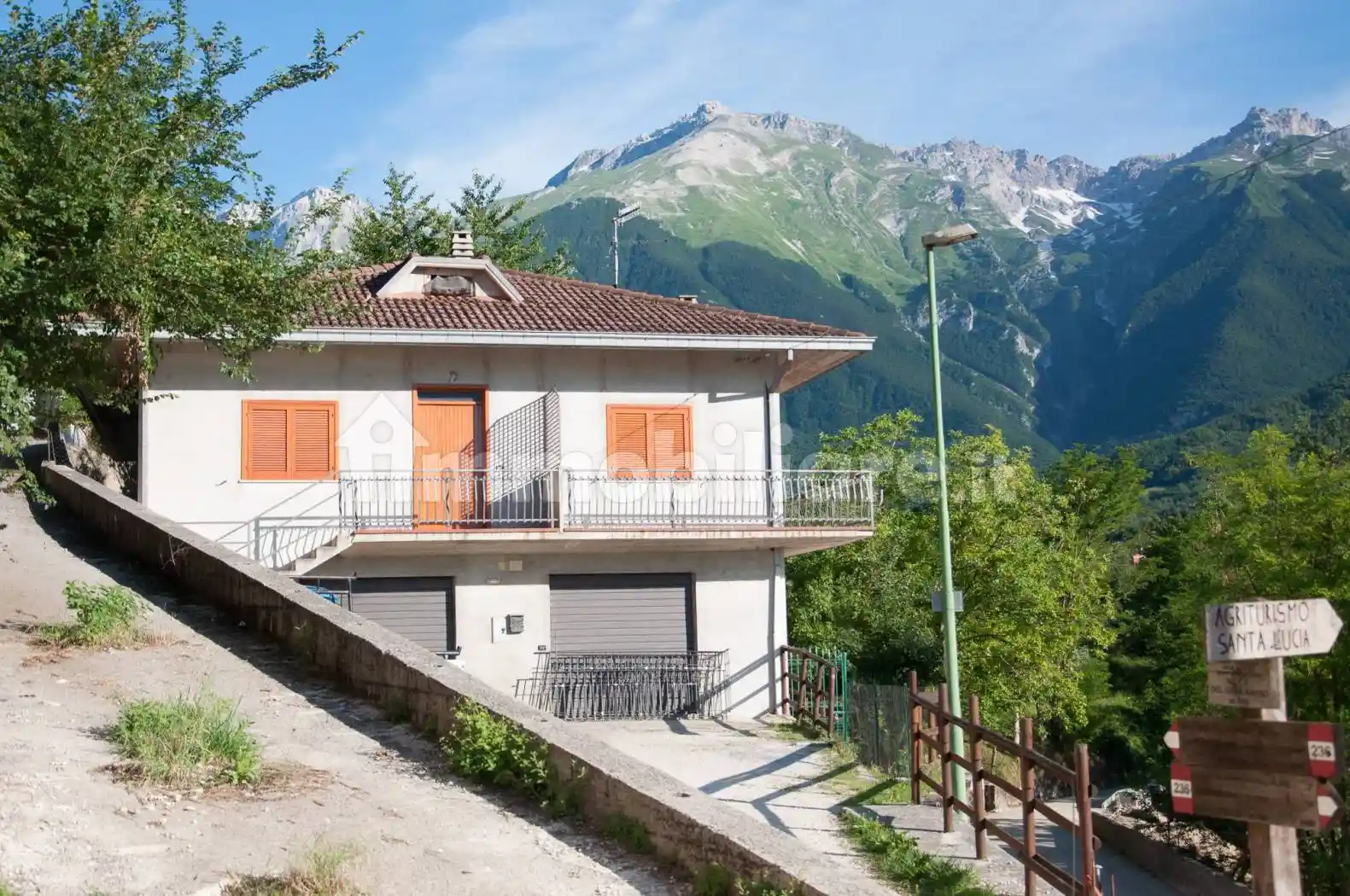 Villa unifamiliare Santa Lucia, Centro, Isola del Gran Sasso d'Italia - foto 2