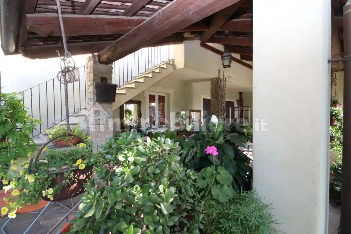 Rustico - Casale in vendita a La Morra