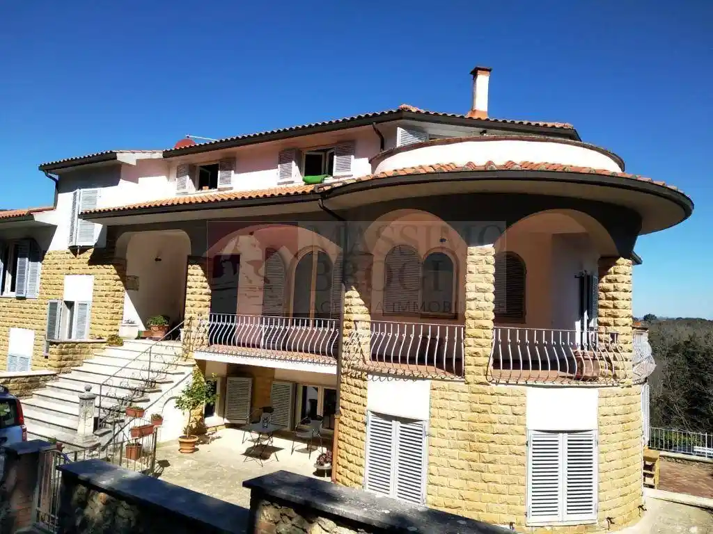 Appartamento in vendita a Monteriggioni