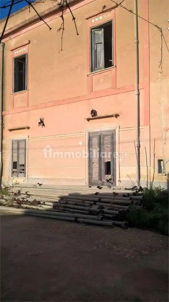 Palazzo - Edificio in vendita a Petrosino