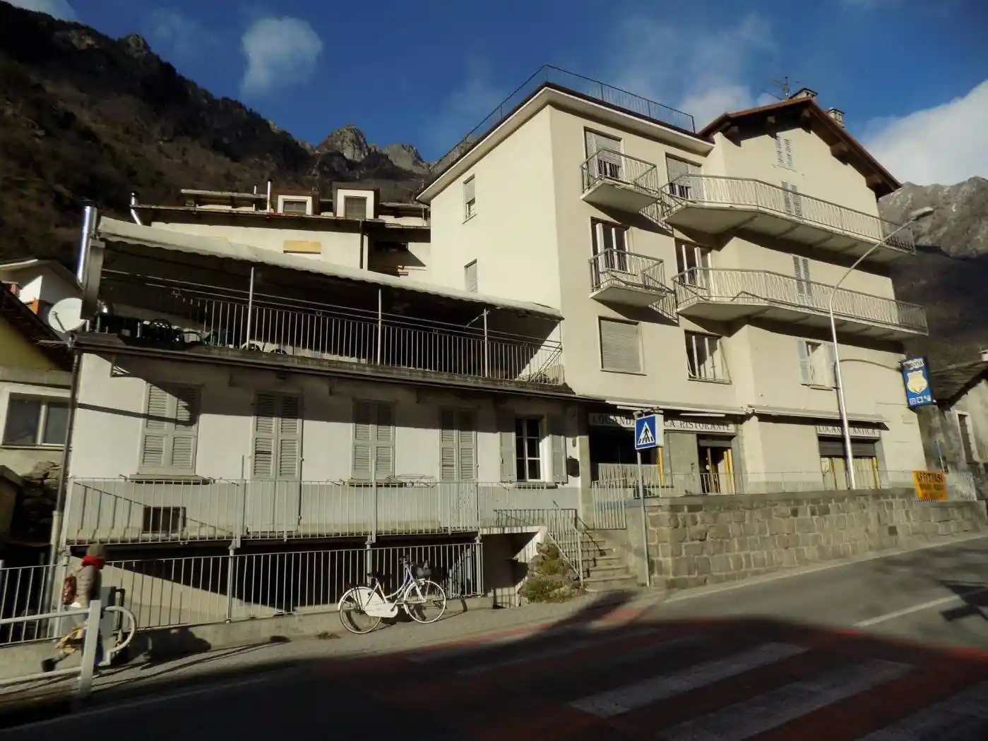 Palazzo - Edificio in vendita a Chiavenna