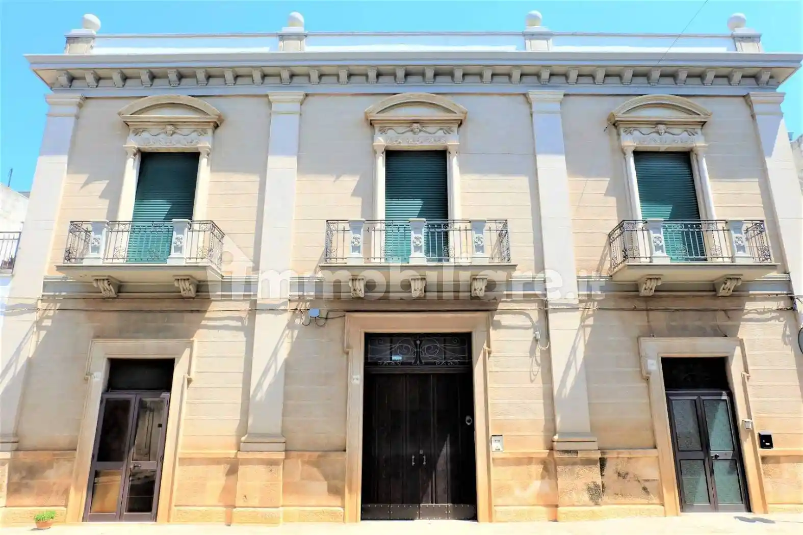 Palazzo - Edificio in vendita a Turi