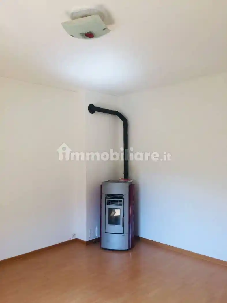 Appartamento in vendita a Verzegnis