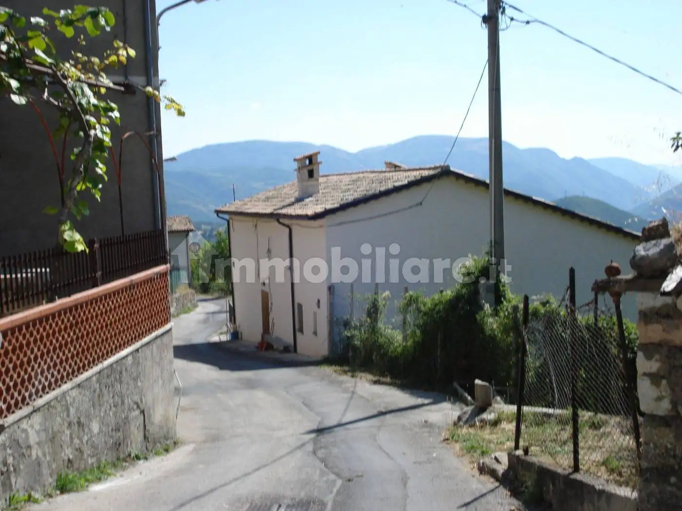 Palazzo - Edificio in vendita a Visso