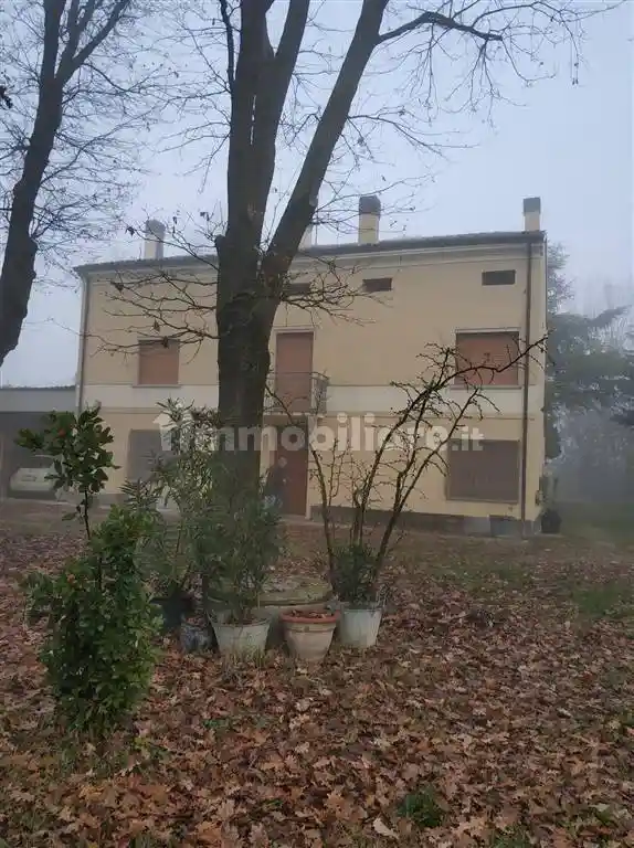 Rustico - Casale in vendita a Rolo