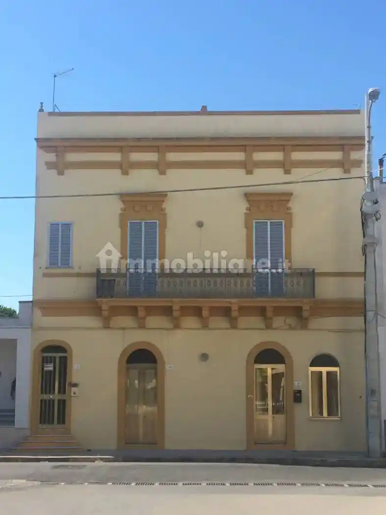 Palazzo - Edificio in vendita a Alezio