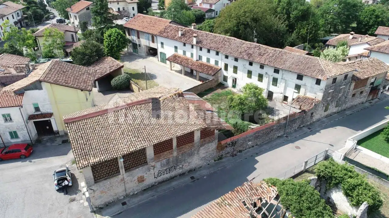 Rustico via Genova Cavalleria, 22, Centro, Aiello del Friuli - foto 2