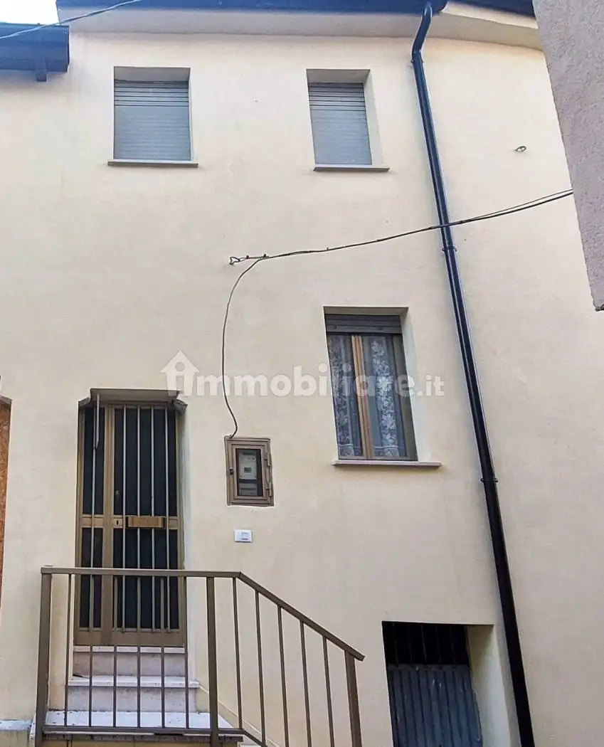 Casa indipendente in vendita a Castel Castagna