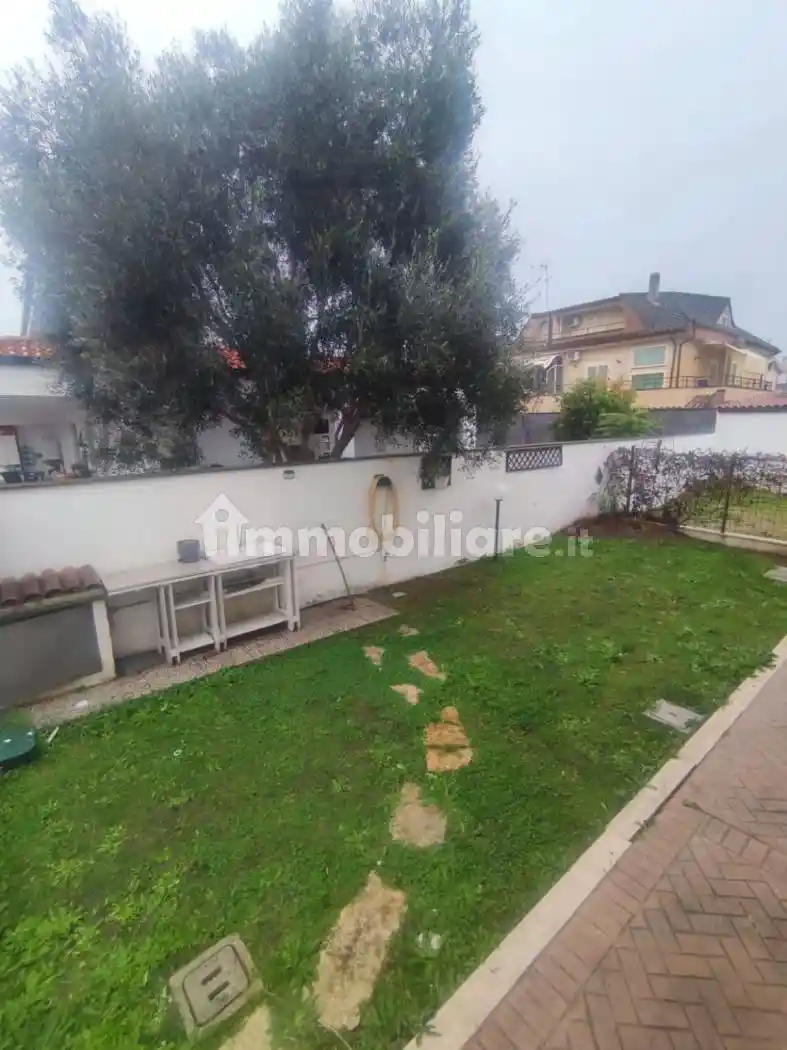 Villa in affitto a Roma