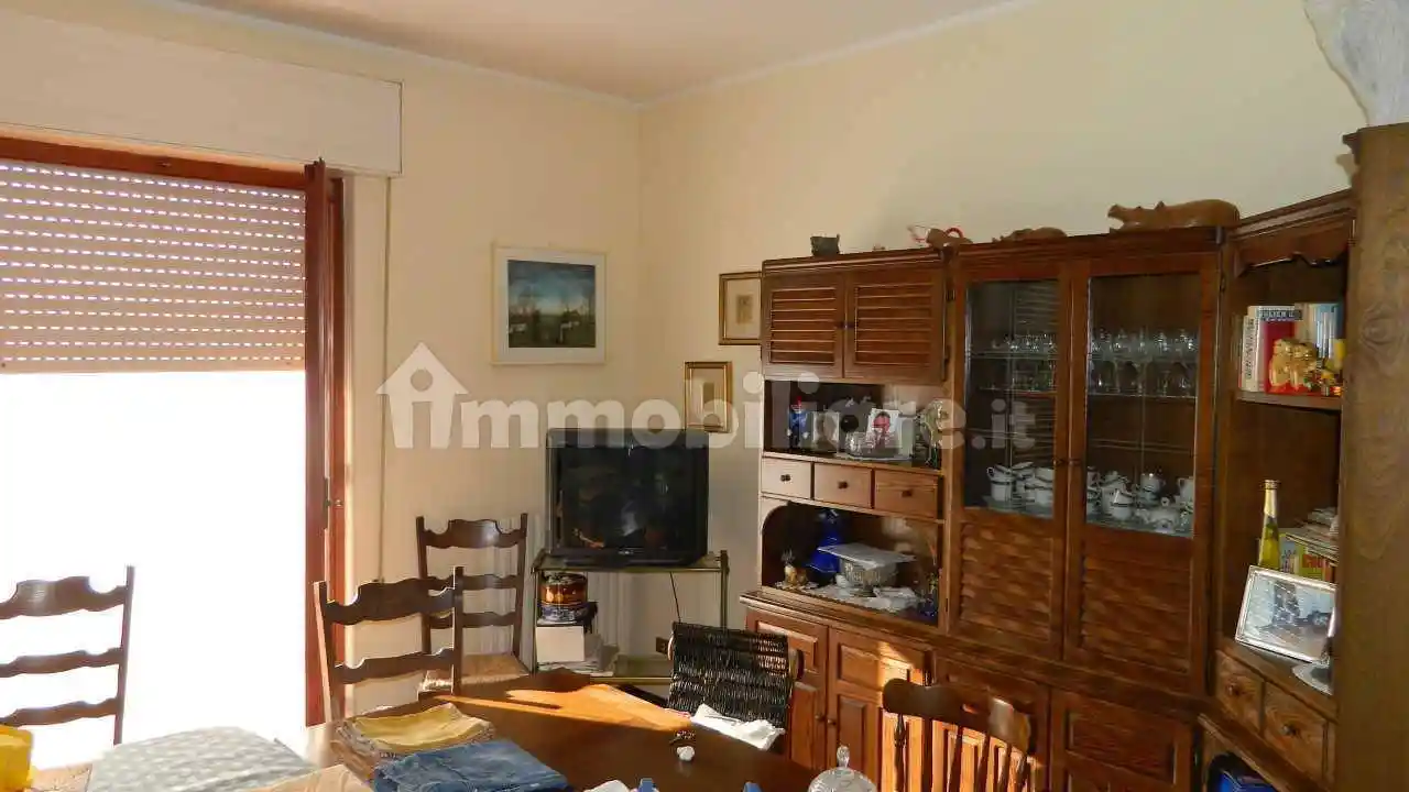 Casa indipendente in vendita a Luni