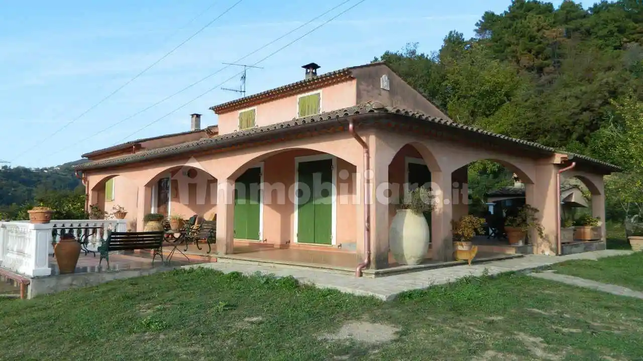 Villa in vendita a Sarzana