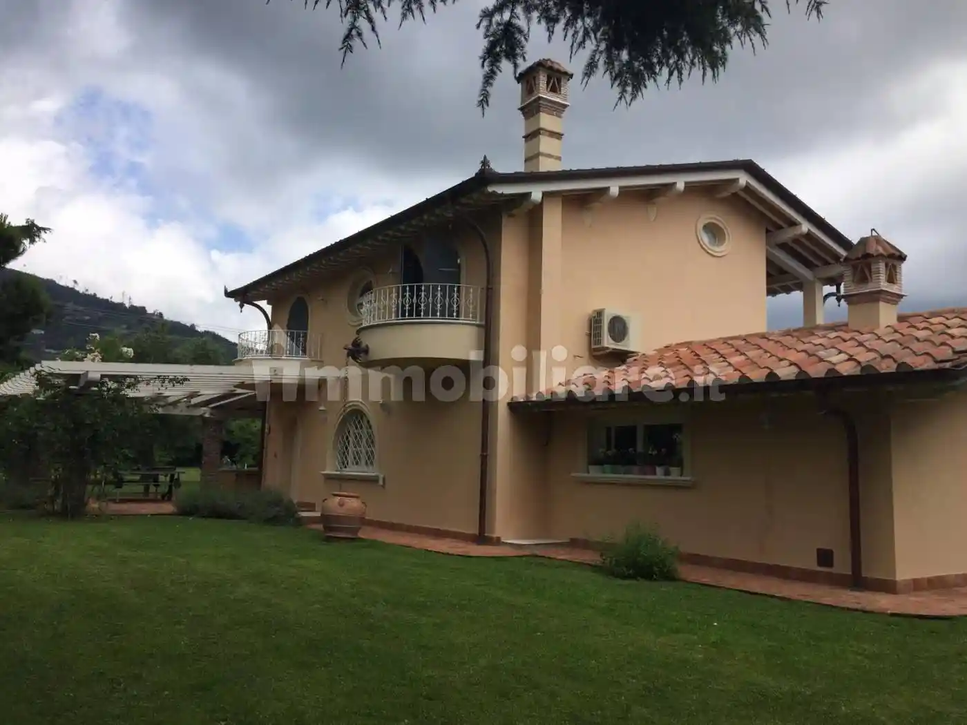 Villa in affitto a Pietrasanta