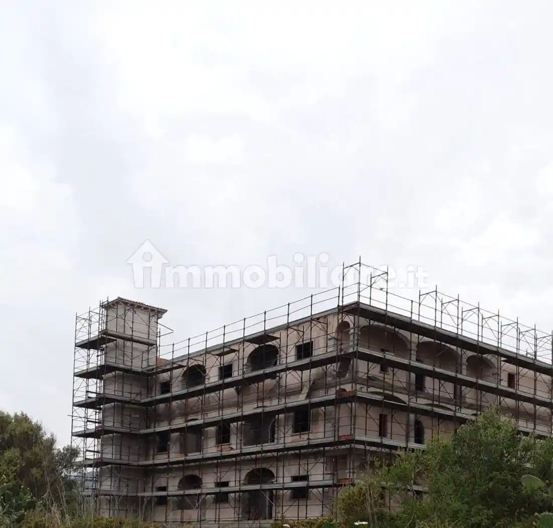 Palazzo - Edificio in vendita a Olbia
