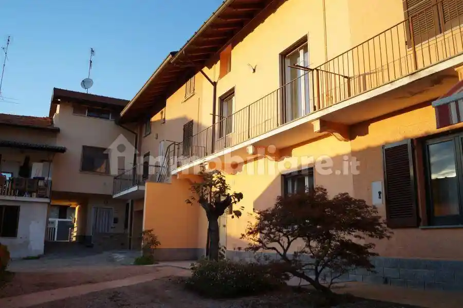 Appartamento in affitto a Sesto Calende