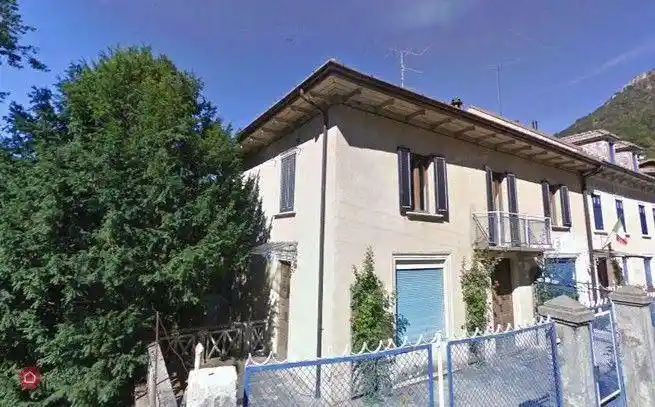 Villa in vendita a Serina