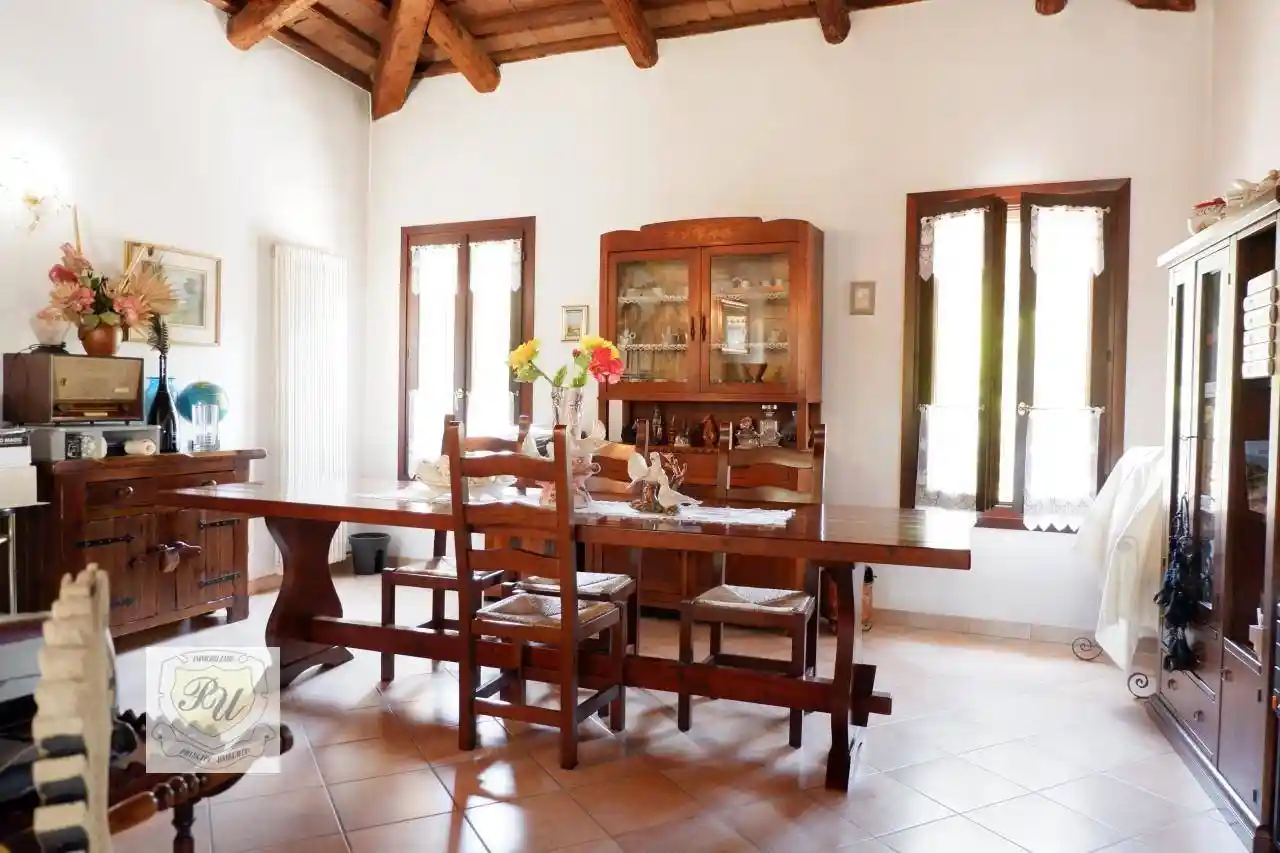 Palazzo - Edificio in vendita a Este