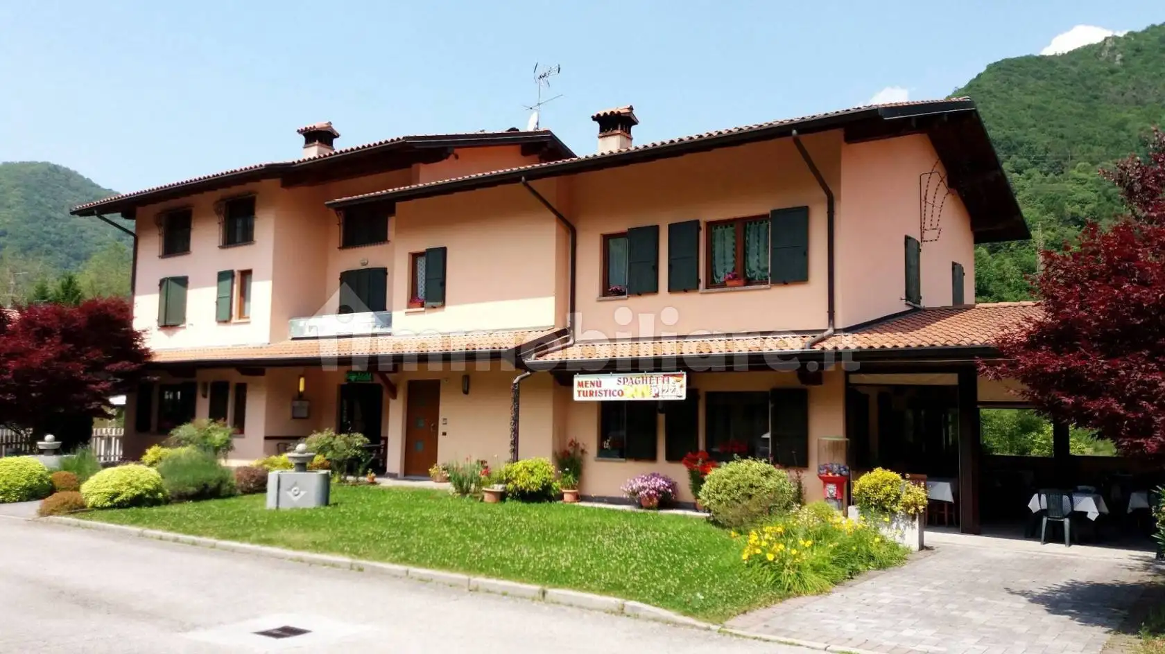 Palazzo - Edificio in vendita a Idro