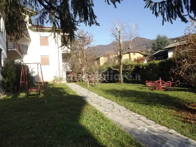 Appartamento in vendita a Locatello