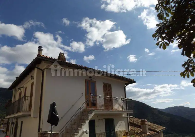 Appartamento in vendita a Pereto