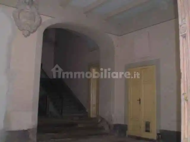 Palazzo - Edificio in vendita a Castelnuovo di Garfagnana