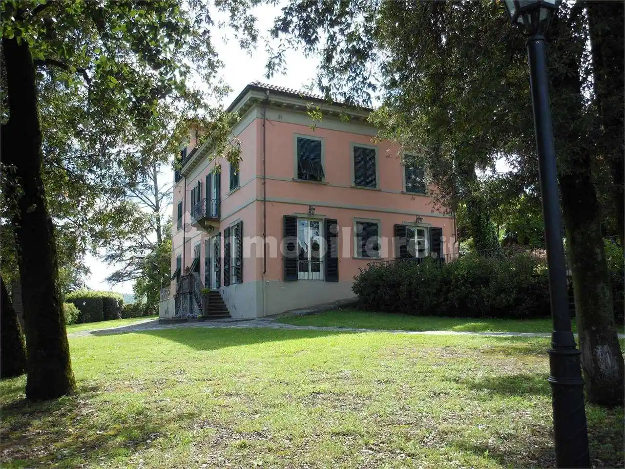 Villa in vendita a Lucca