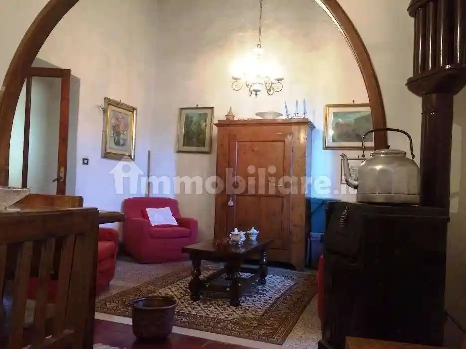 Rustico - Casale in vendita a Lucca