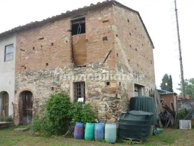 Rustico - Casale in vendita a Bientina