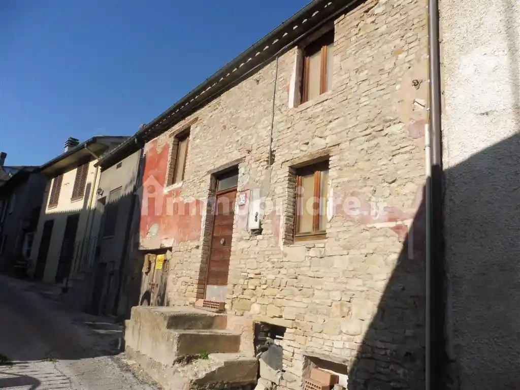 Casa indipendente in vendita a San Severino Marche