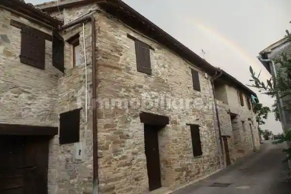 Casa indipendente in vendita a San Severino Marche