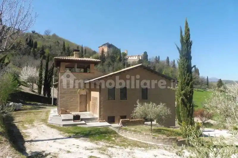 Villa in vendita a San Severino Marche
